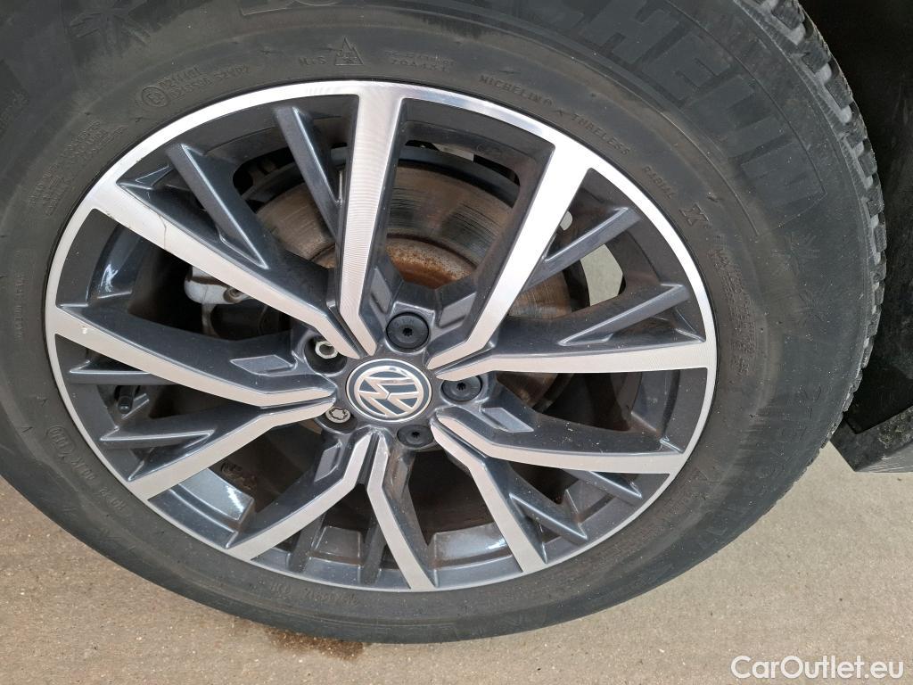  Volkswagen  Tiguan VOLKSWAGEN  Allspace / 2017 / 5P / SUV 2.0 TDI 150 DSG7 Confortline Business #33