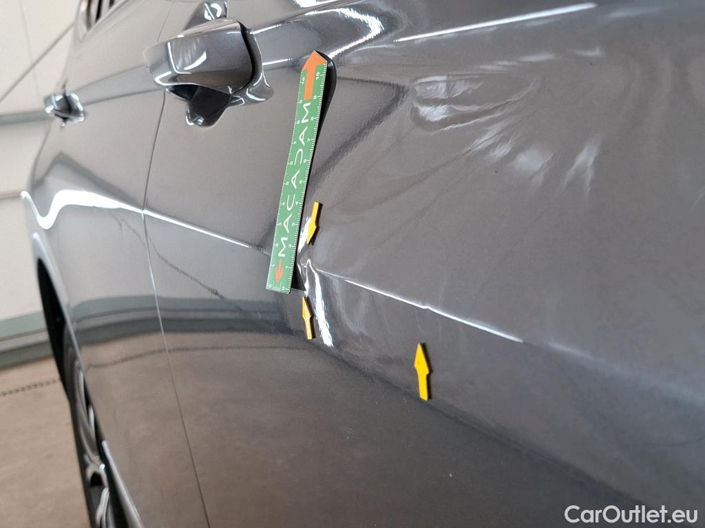  Volkswagen  Tiguan VOLKSWAGEN  Allspace / 2017 / 5P / SUV 2.0 TDI 150 DSG7 Confortline Business #50