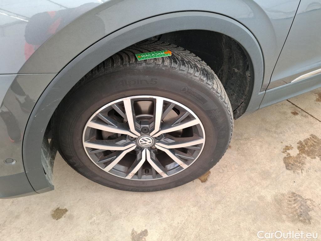  Volkswagen  Tiguan VOLKSWAGEN  Allspace / 2017 / 5P / SUV 2.0 TDI 150 DSG7 Confortline Business #36