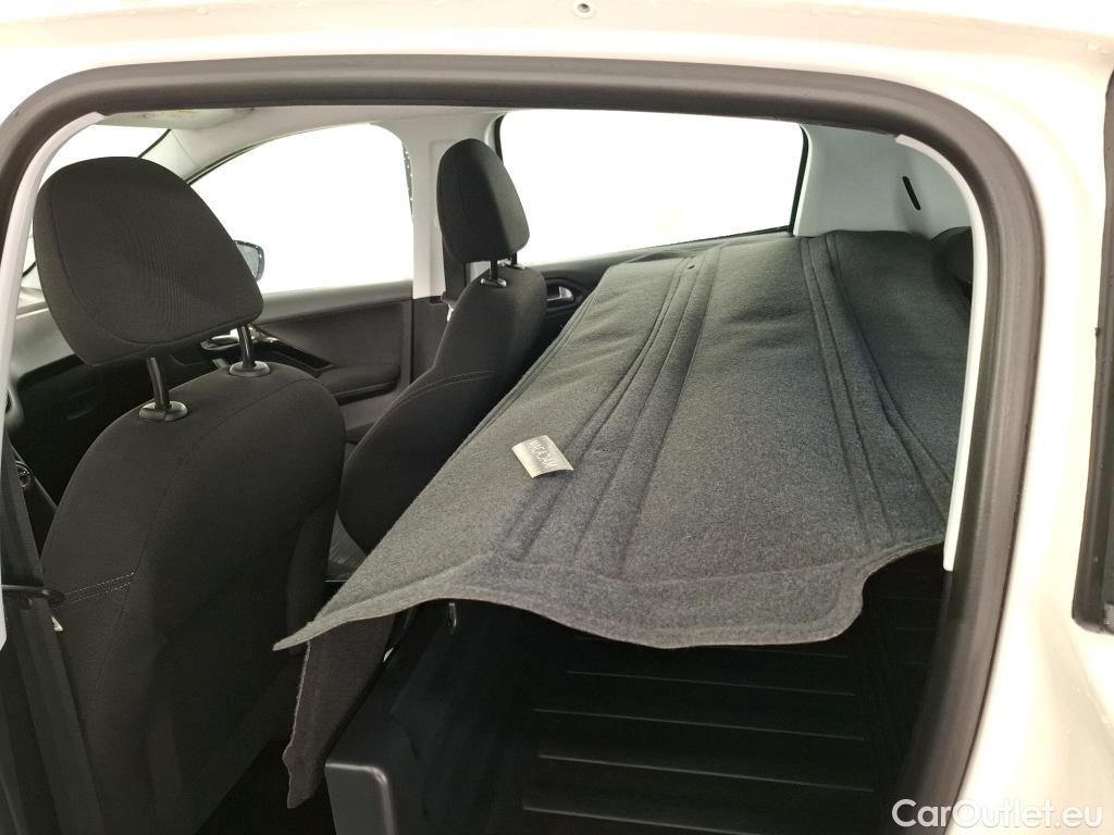  Peugeot  208  Affaire Premium 1.2 80CV BVM5 E6dT #6