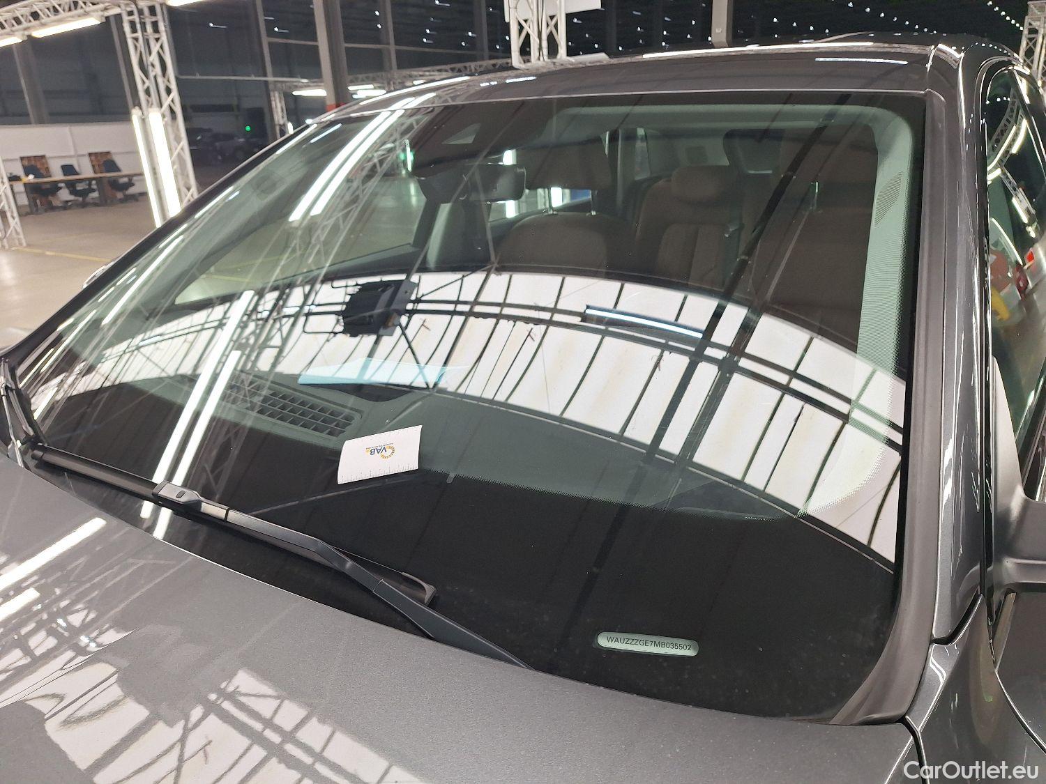  Audi  E-TRON Audi,  '19 BEV, Audi  55 Quattro S-Line 5d #2