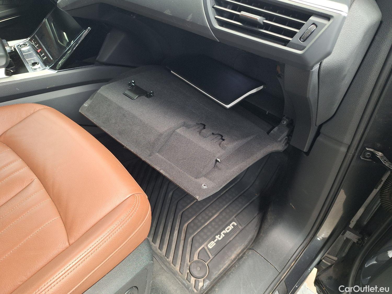  Audi  E-TRON Audi,  '19 BEV, Audi  55 Quattro S-Line 5d #7