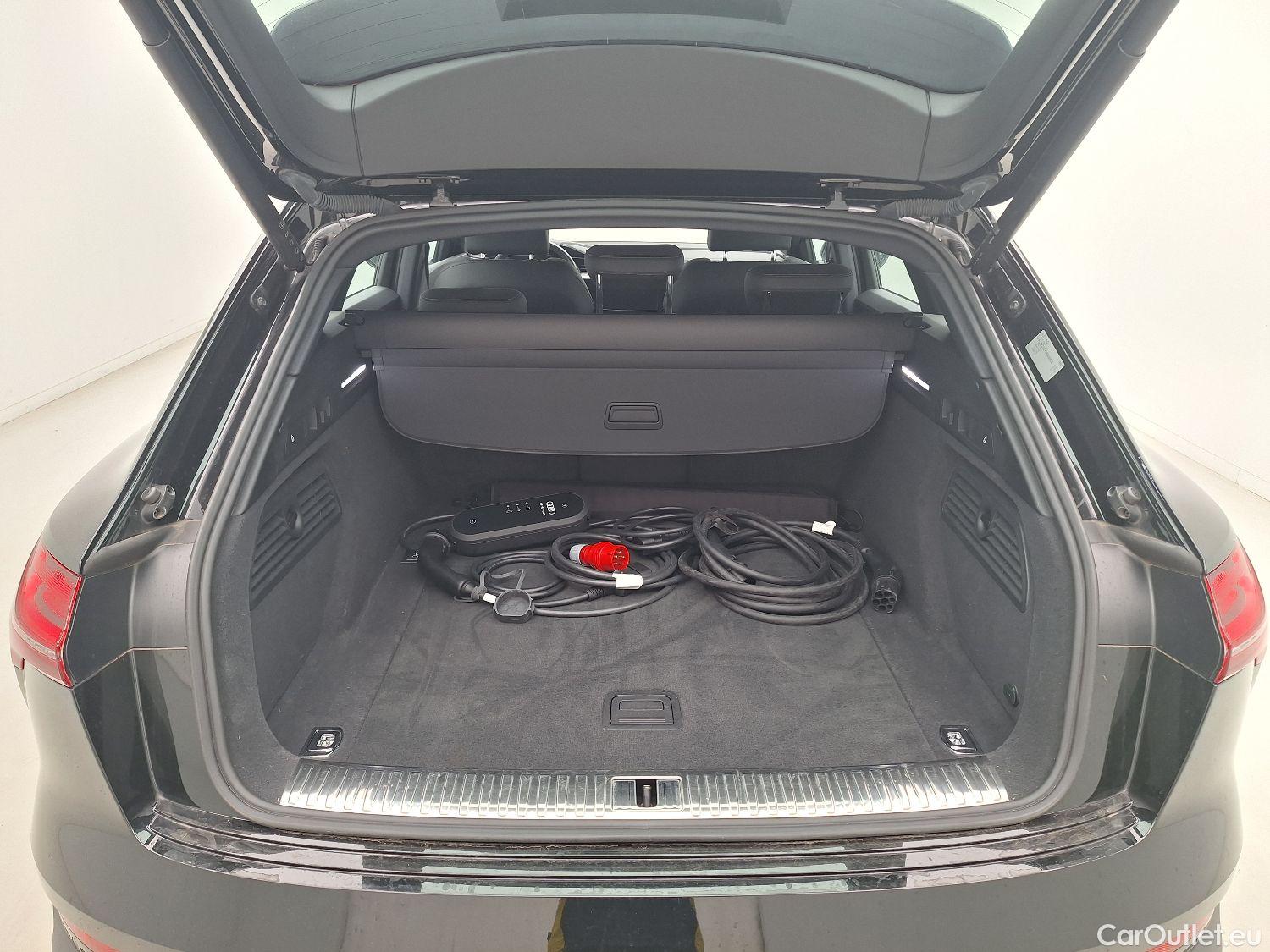  Audi  E-TRON Audi,  '19 BEV, Audi  50 Quattro 5d #1