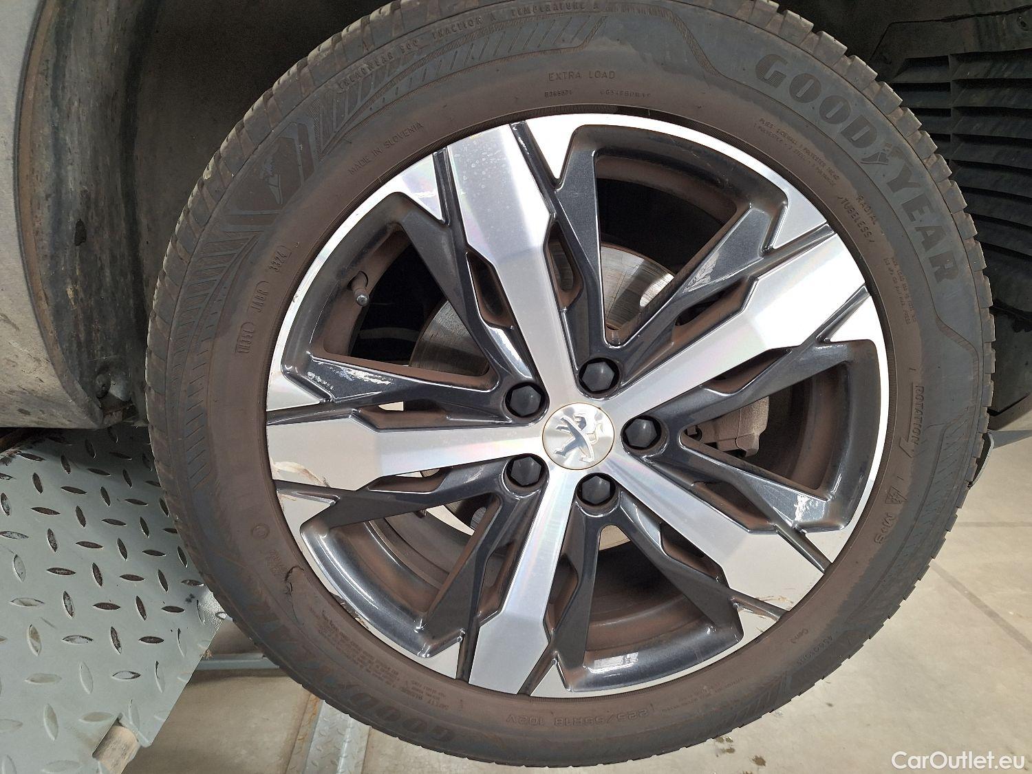  Peugeot  5008 Peugeot,  FL'20, Peugeot  1.5 BlueHDi 96kW S&S EAT8 Allure Pack #1