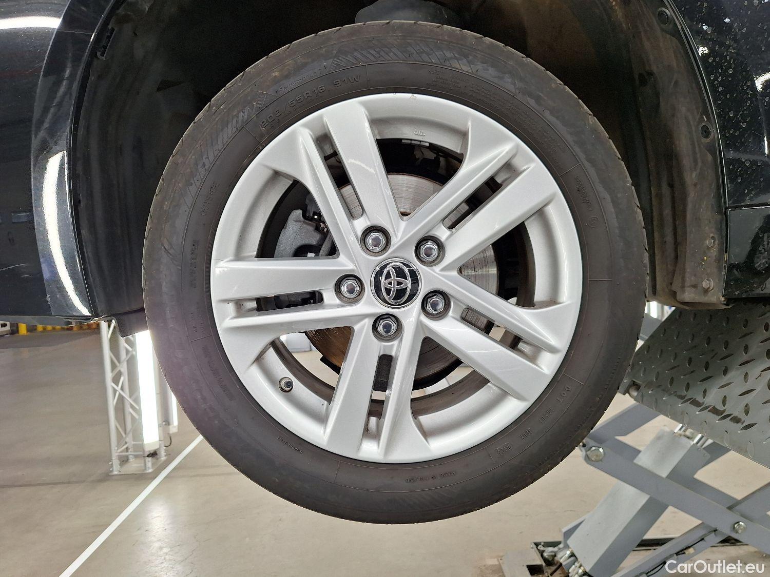  Toyota  Corolla Toyota,  TS '19, Toyota  Touring Sports 1.8 Hybrid Dynamic e #12