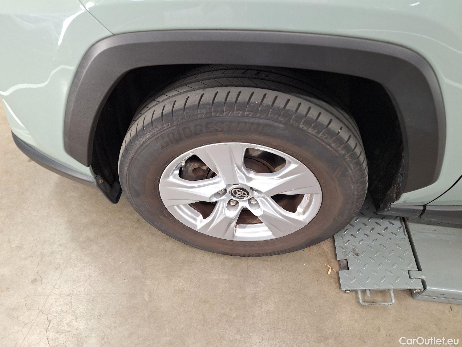  Toyota  RAV4 Toyota,  '18, Toyota  2.5 Hybrid Lithium  CVT 5d #24