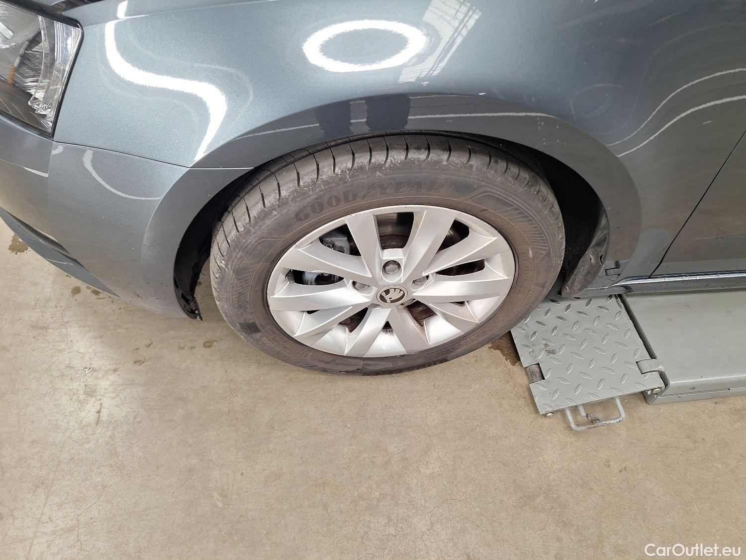  Skoda  Octavia Skoda,  Combi FL'16, Skoda  Combi 1.0 TSI GreenTec 85kW Ambition #16