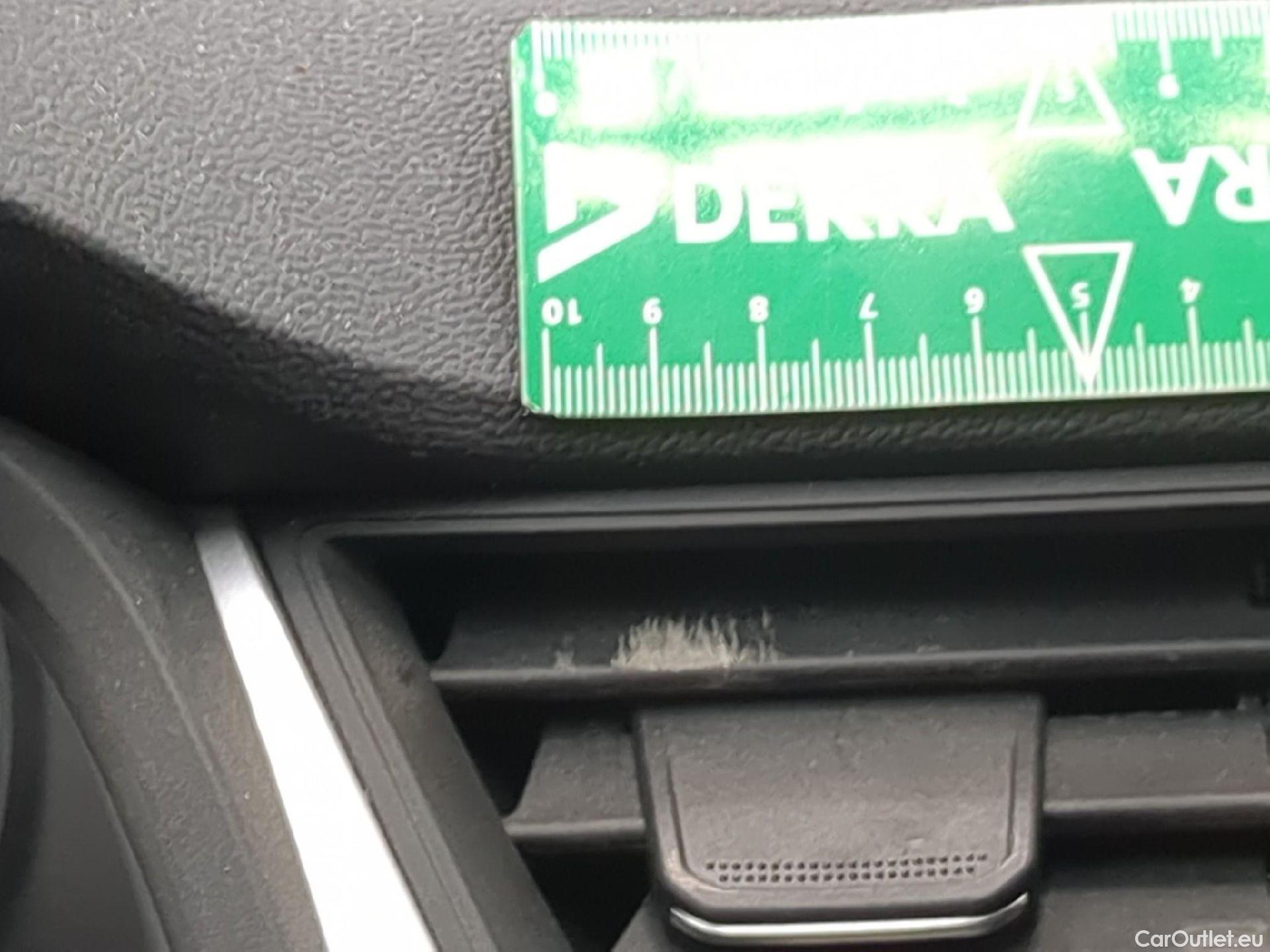  Renault  Captur RENAULT  / 2019 / 5P / SUV Business TCe 140 EDC FAP -21 #2