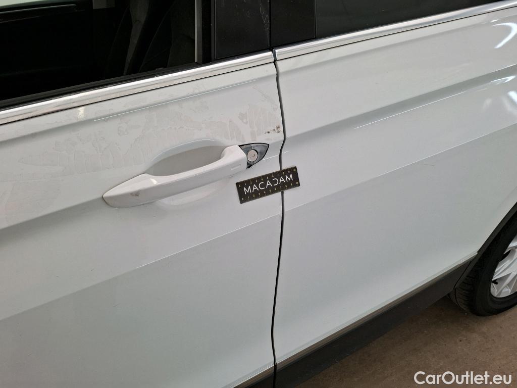  Volkswagen  Tiguan VOLKSWAGEN  5p SUV 20 TDI 150 DSG7 Carat BMT #8