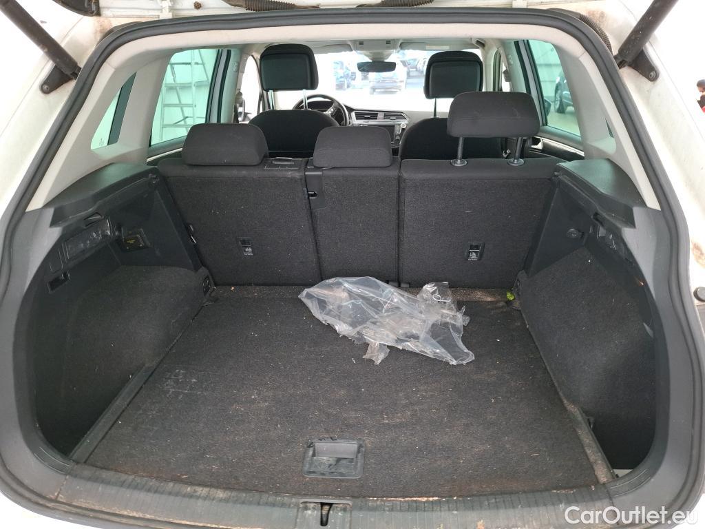  Volkswagen  Tiguan VOLKSWAGEN  5p SUV 20 TDI 150 DSG7 Carat BMT #1