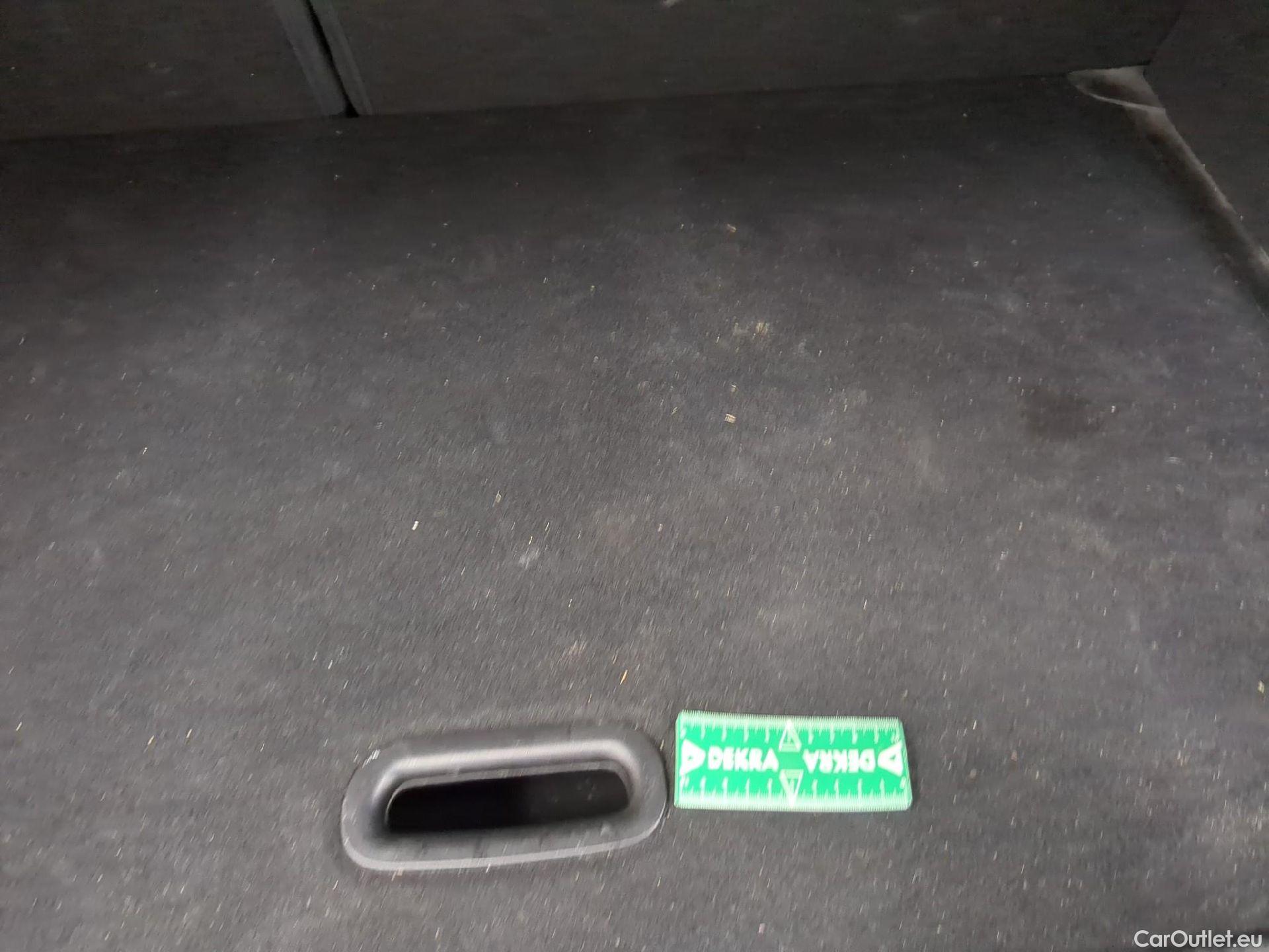  Renault  Captur RENAULT  / 2019 / 5P / SUV Business TCe 140 EDC FAP -21 #8