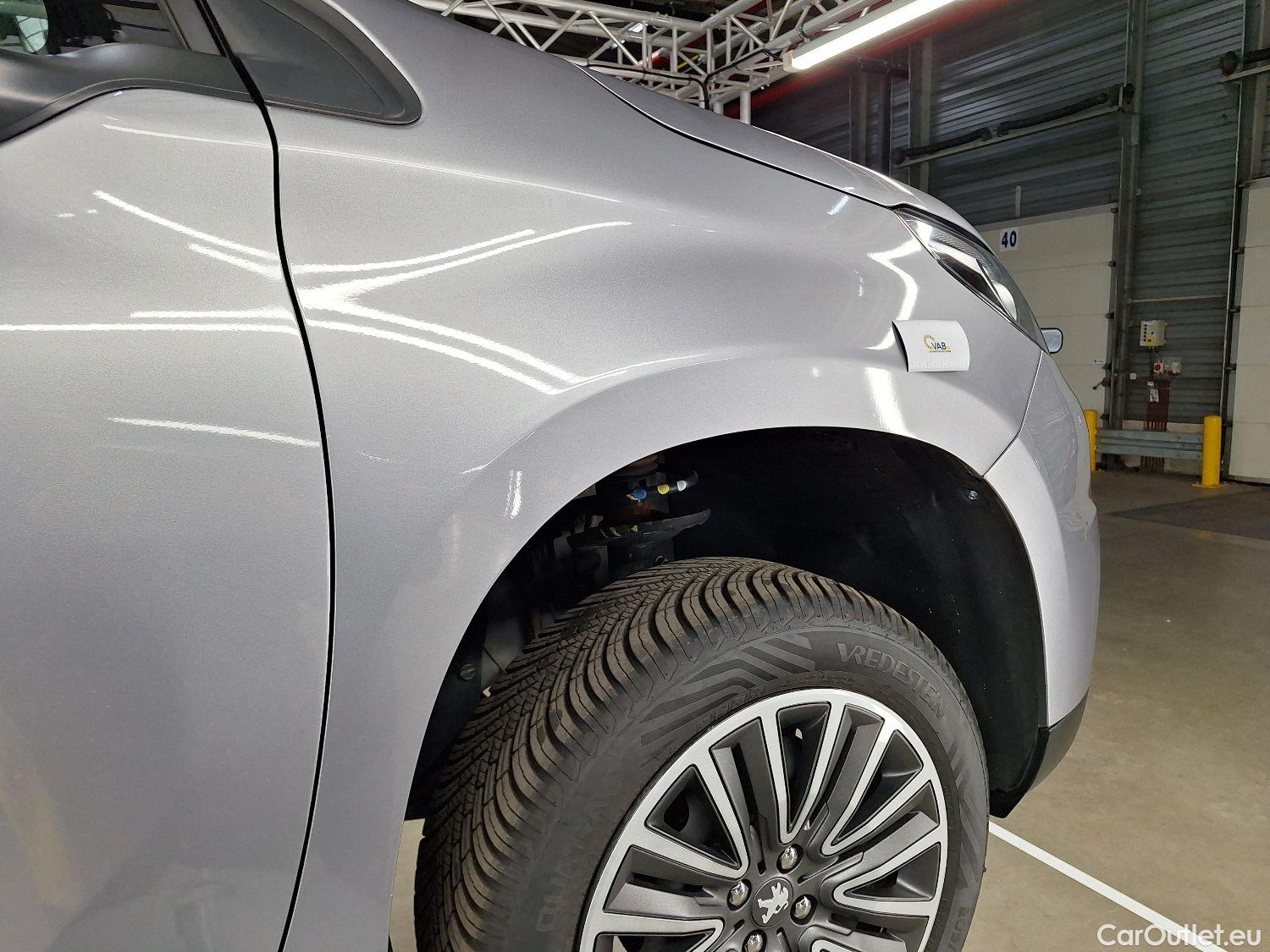  Peugeot  2008 Peugeot,  FL'16, Peugeot  1.2 Puretech 61kW S&S Active 5d #3