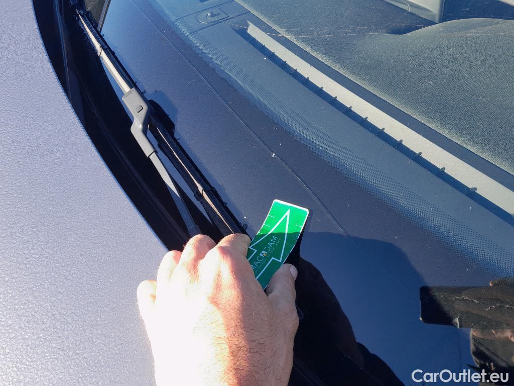  Peugeot  2008 PEUGEOT  / 2019 / 5P / todoterreno Allure Pack BlueHDI 81kW (110CV) #2