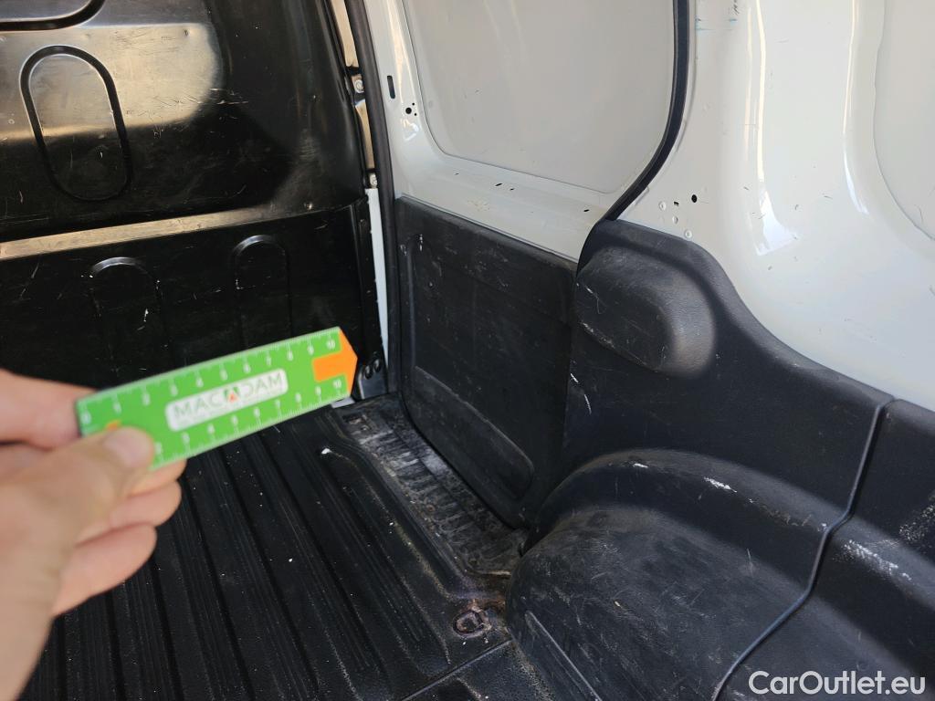  Nissan  NV200 NISSAN NV250 / 2019 / 4P / furgón 2pl 1.5dCi 70 kW (95CV) L1H1 ÓPTIMA #51