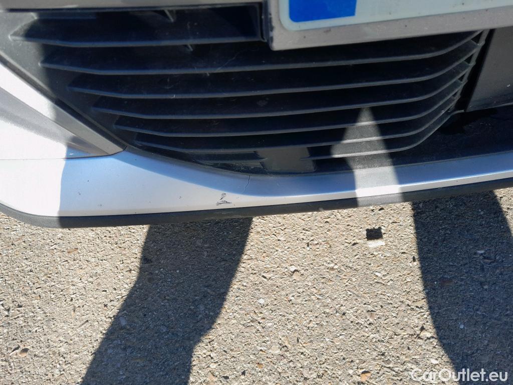  Peugeot  2008 PEUGEOT  / 2019 / 5P / todoterreno Allure Pack BlueHDI 81kW (110CV) #18