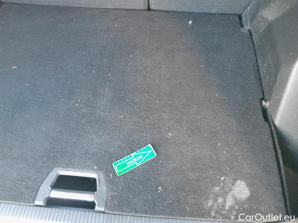  Peugeot  2008 PEUGEOT  / 2019 / 5P / todoterreno Allure Pack BlueHDI 81kW (110CV) #21