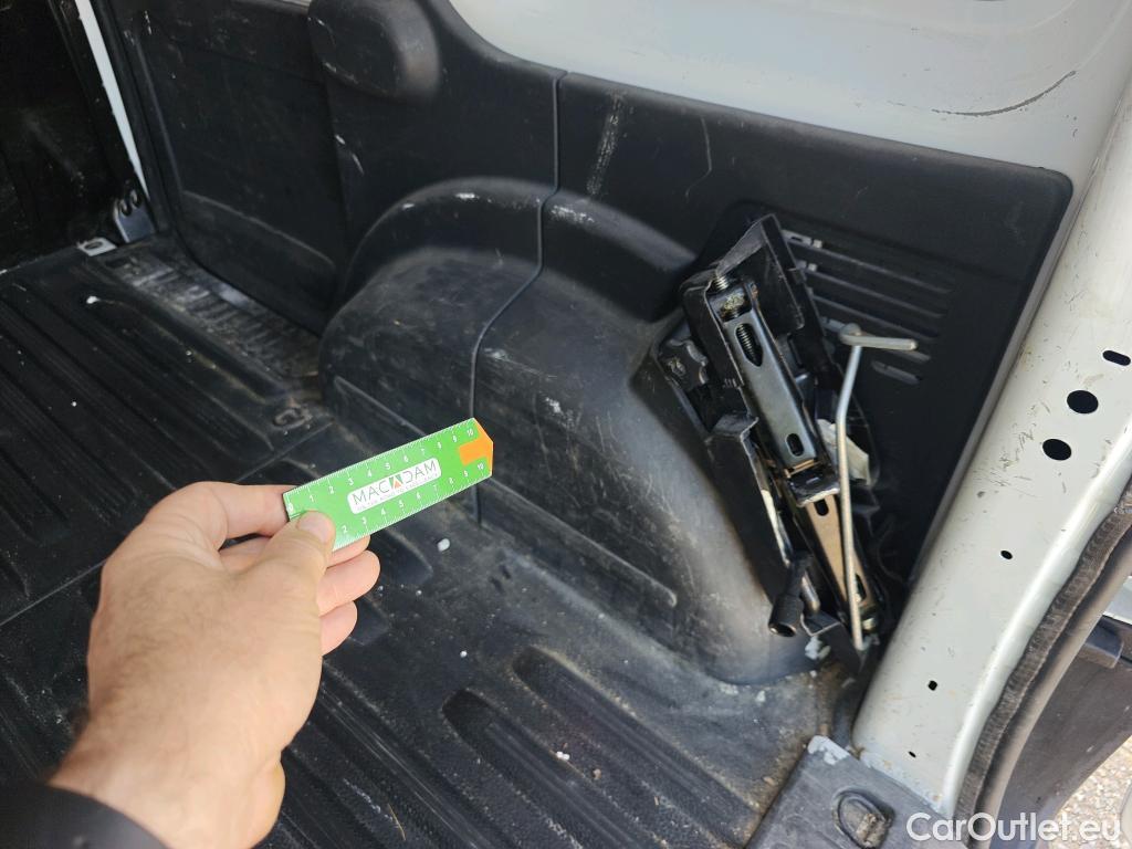  Nissan  NV200 NISSAN NV250 / 2019 / 4P / furgón 2pl 1.5dCi 70 kW (95CV) L1H1 ÓPTIMA #47