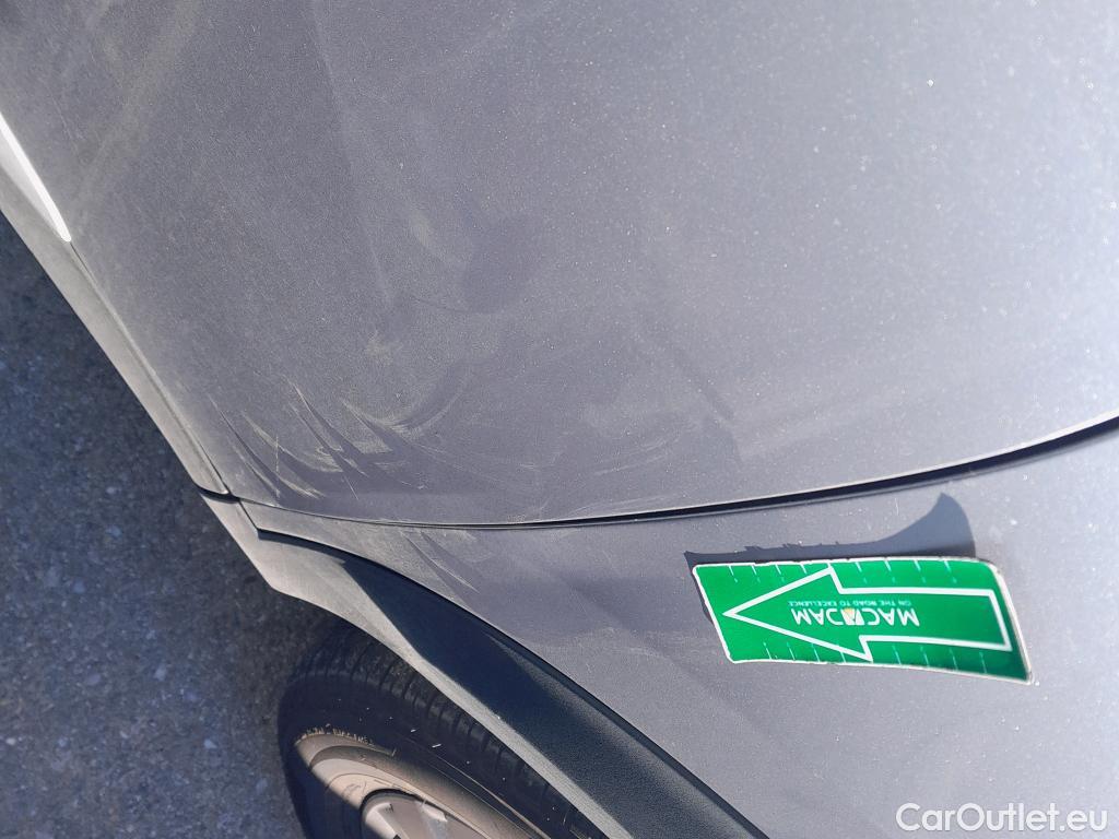  Peugeot  2008 PEUGEOT  / 2019 / 5P / todoterreno Allure Pack BlueHDI 81kW (110CV) #25