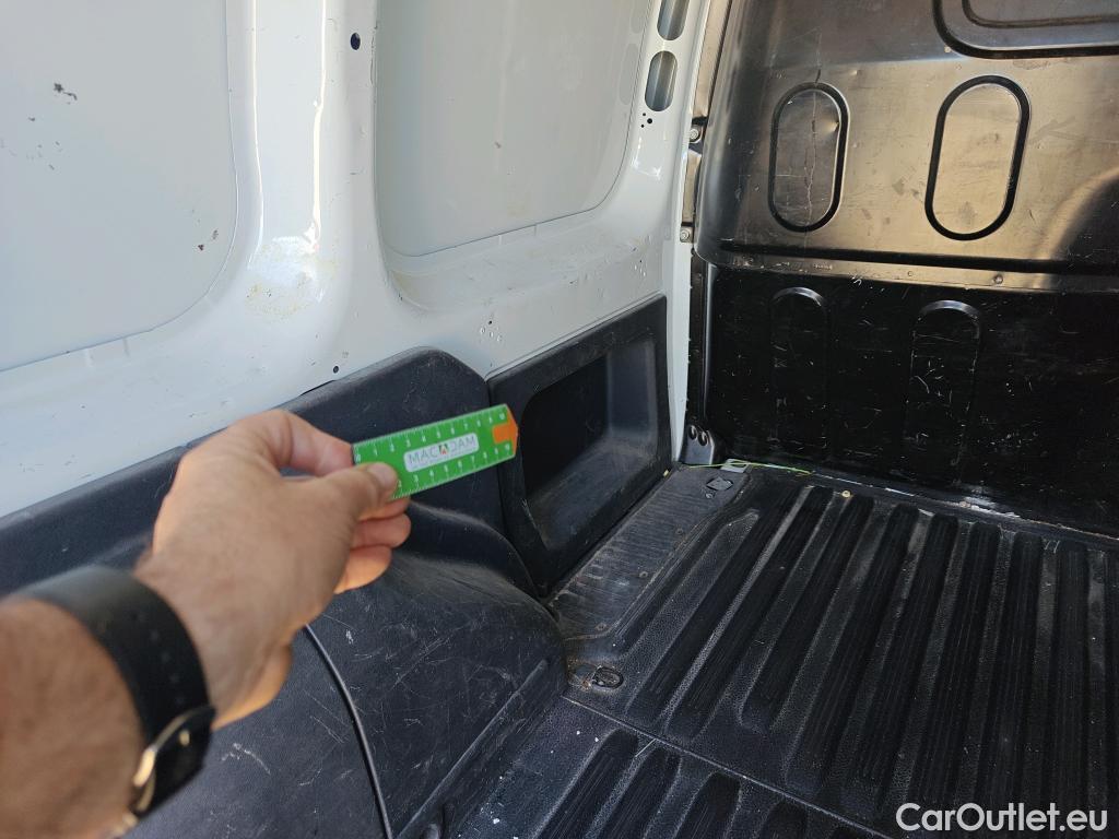  Nissan  NV200 NISSAN NV250 / 2019 / 4P / furgón 2pl 1.5dCi 70 kW (95CV) L1H1 ÓPTIMA #46