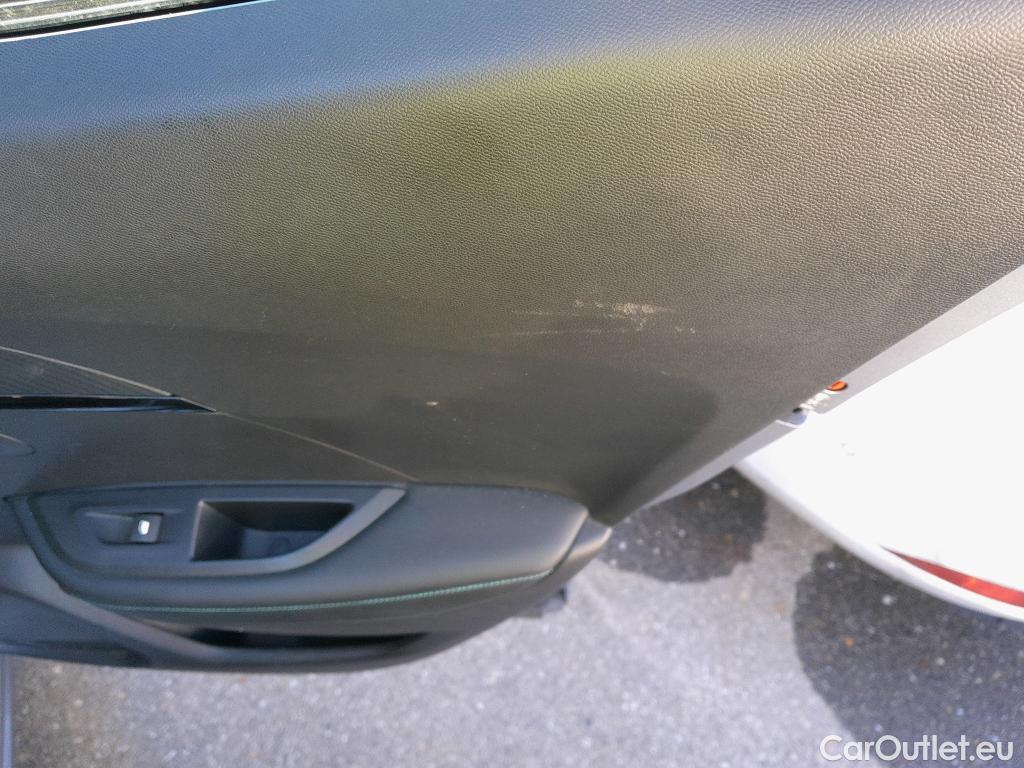  Peugeot  2008 PEUGEOT  / 2019 / 5P / todoterreno Allure Pack BlueHDI 81kW (110CV) #28