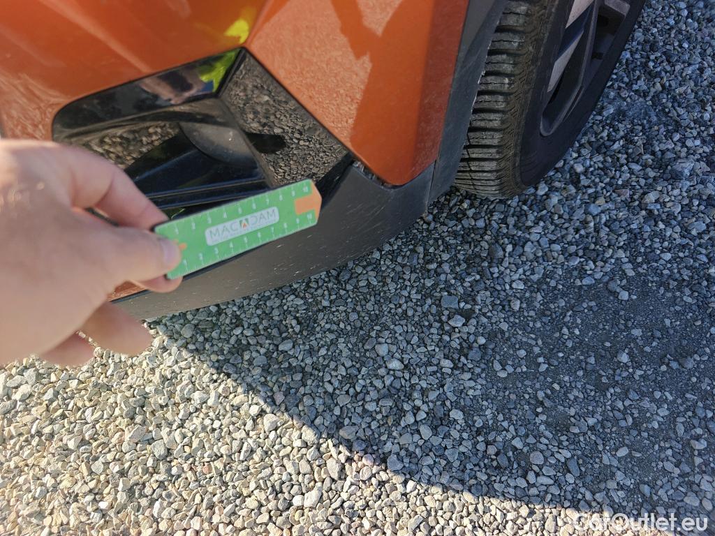  Peugeot  2008 PEUGEOT  / 2019 / 5P / todoterreno Allure Pack Puretech 100 S&S BVM6 #34