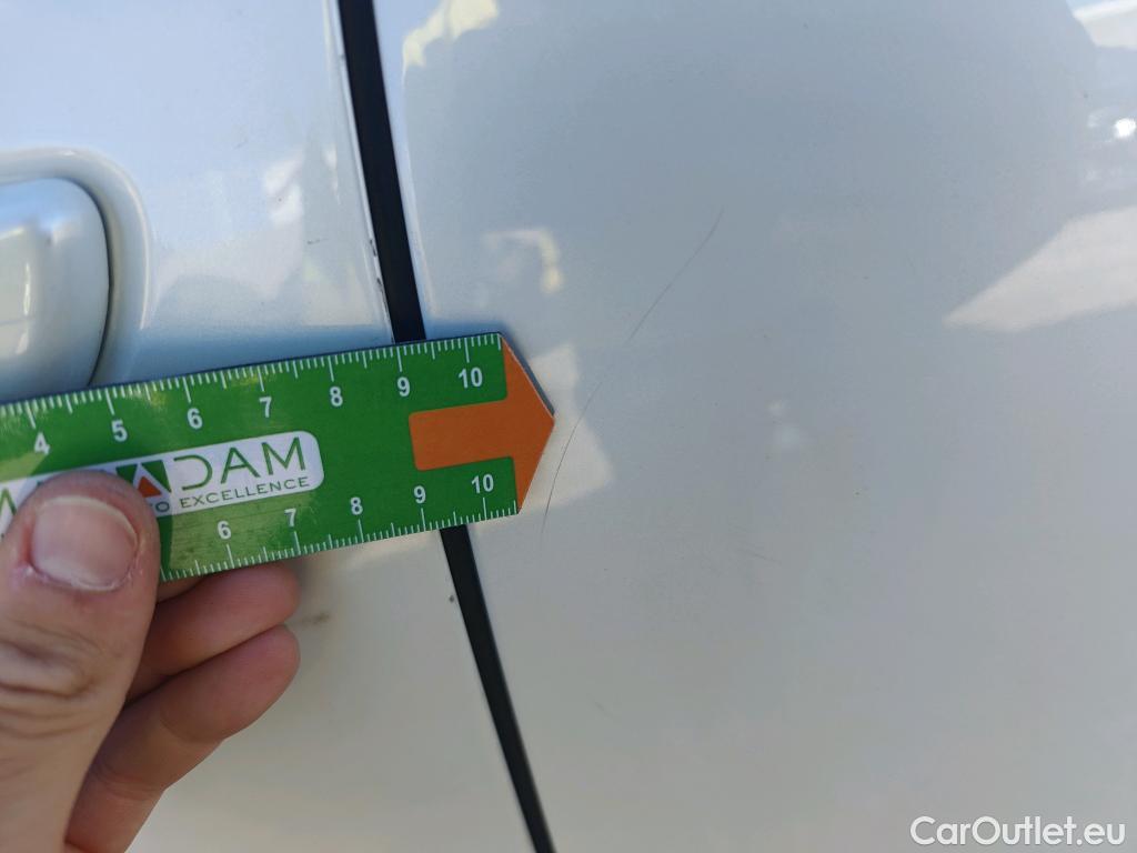  Peugeot  3008 PEUGEOT  / 2016 / 5P / todoterreno Allure BlueHDi 96kW (130CV) S&S EAT8 #13