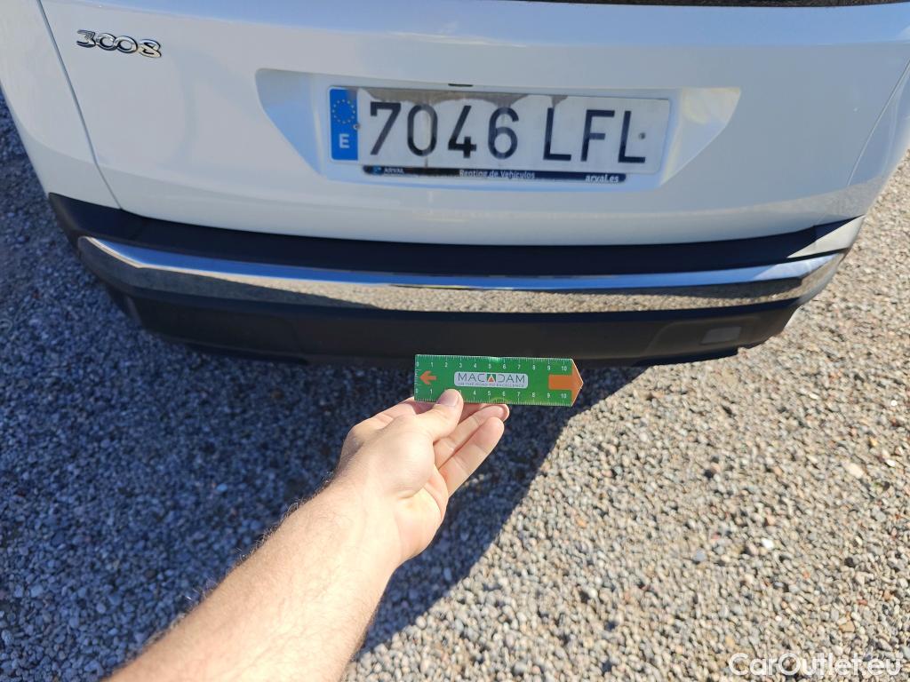  Peugeot  3008 PEUGEOT  / 2016 / 5P / todoterreno Allure BlueHDi 96kW (130CV) S&S EAT8 #59