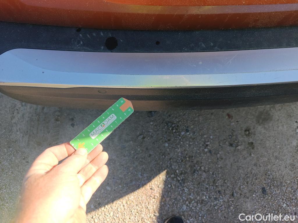  Peugeot  2008 PEUGEOT  / 2019 / 5P / todoterreno Allure Pack Puretech 100 S&S BVM6 #28