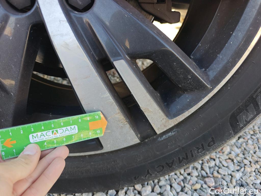  Peugeot  3008 PEUGEOT  / 2016 / 5P / todoterreno Allure BlueHDi 96kW (130CV) S&S EAT8 #15