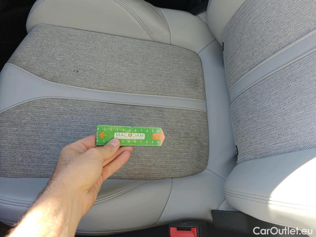  Peugeot  3008 PEUGEOT  / 2016 / 5P / todoterreno Allure BlueHDi 96kW (130CV) S&S EAT8 #33