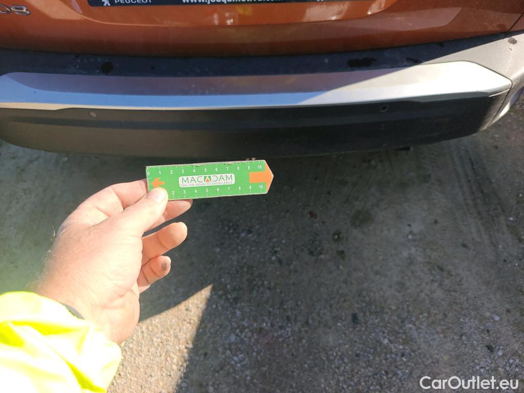  Peugeot  2008 PEUGEOT  / 2019 / 5P / todoterreno Allure Pack Puretech 100 S&S BVM6 #22