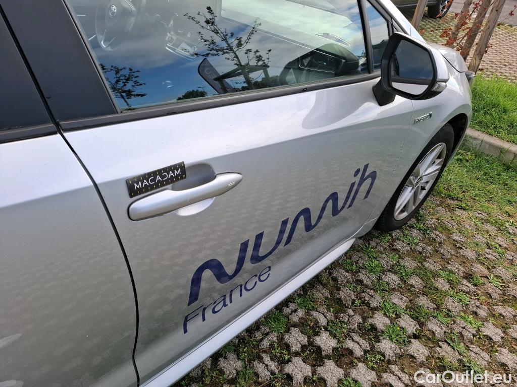  Toyota  Corolla TOYOTA  Touring Sports / 2018 / 5P / Break Hybride 122h Dynamic Business Stage Acad #31