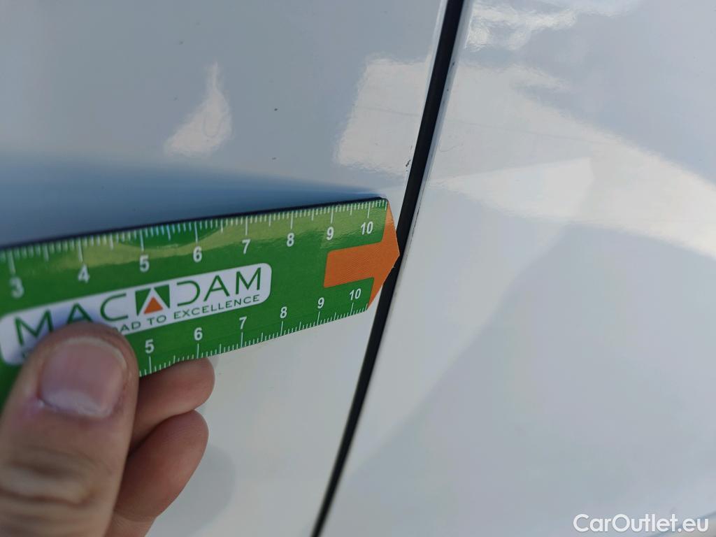  Peugeot  2008  Allure Pack 1.5 HDi 110CV MT6 E6d #10