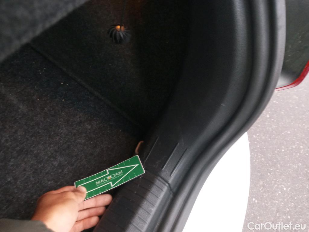  Volkswagen  Polo VOLKSWAGEN  / 2017 / 5P / berlina con portón Advance 1.0 TSI 70kW (95CV) #25