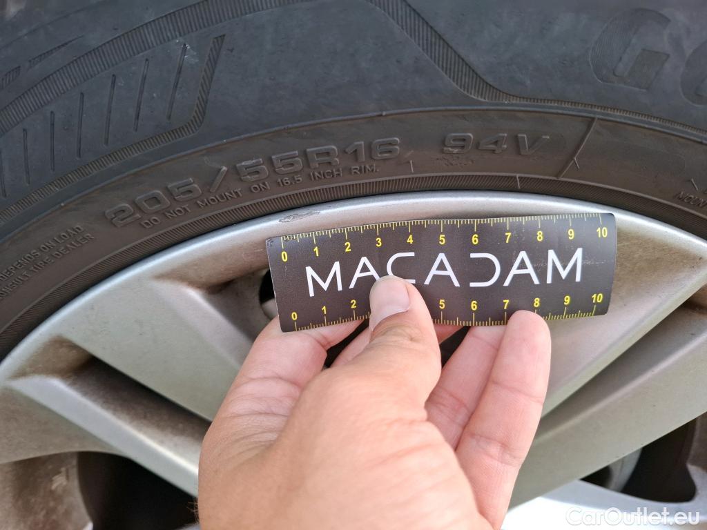  Toyota  Corolla TOYOTA  Touring Sports / 2018 / 5P / Break Hybride 122h Dynamic Business Stage Acad #22