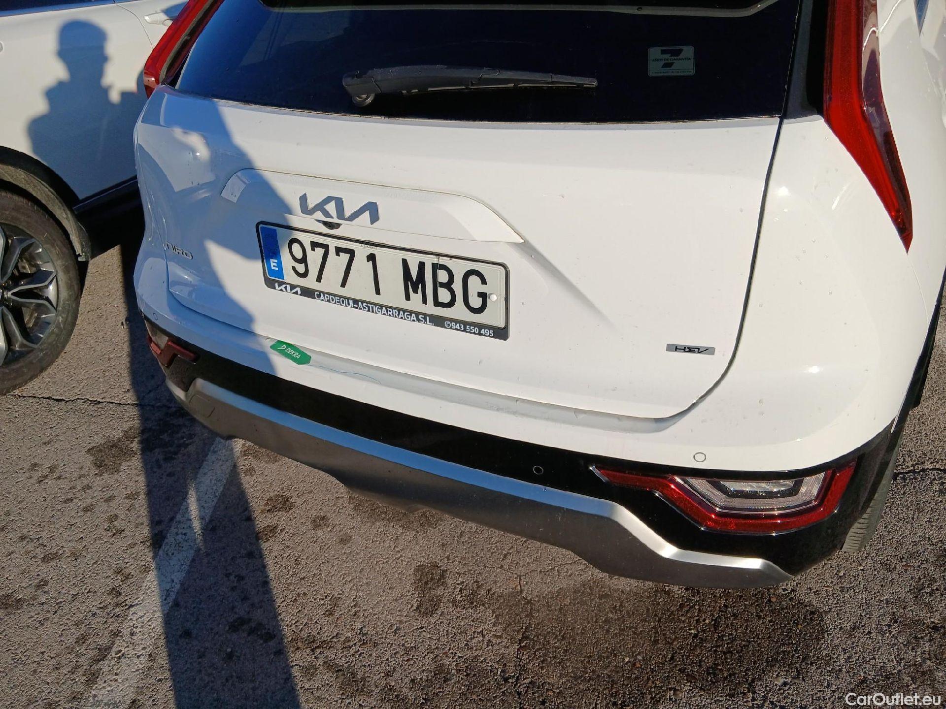  KIA  Niro KIA  / 2022 / 5P / crossover 1.6 GDi HEV 104kW (141CV) Drive #11