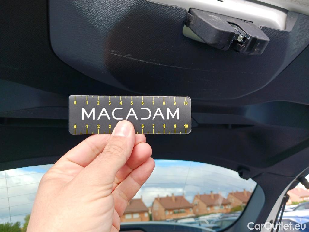  Peugeot  2008 PEUGEOT  / 2019 / 5P / todoterreno Allure BlueHDI 130 S&S EAT8 #26