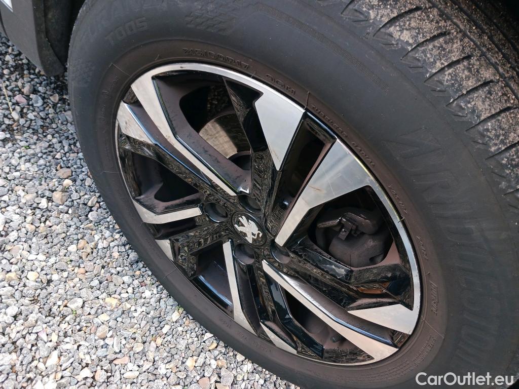  Peugeot  2008 PEUGEOT  / 2019 / 5P / todoterreno Allure BlueHDI 130 S&S EAT8 #1