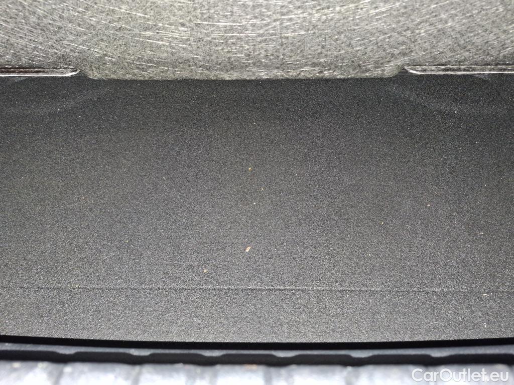  Bmw  Serie 1 BMW Série 1 / 2019 / 5P / Berline 116i DKG7 Business Design #40