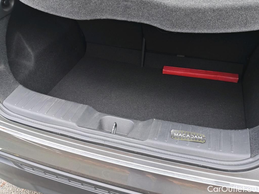  Nissan  Juke NISSAN  / 2019 / 5P / Crossover DIG-T 114 BVM6 Business Edition #25