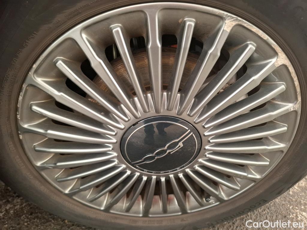  Fiat  500 FIAT  / 2020 / 3P / Berline 42kWh Icône #19