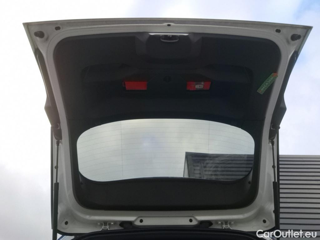  Peugeot  2008  GT 1.2 PureTech 130CV BVA8 E6d #31