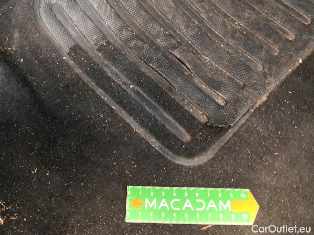  Peugeot  208  Affaire Premium Pack 1.2 80CV BVM5 E6dT #2