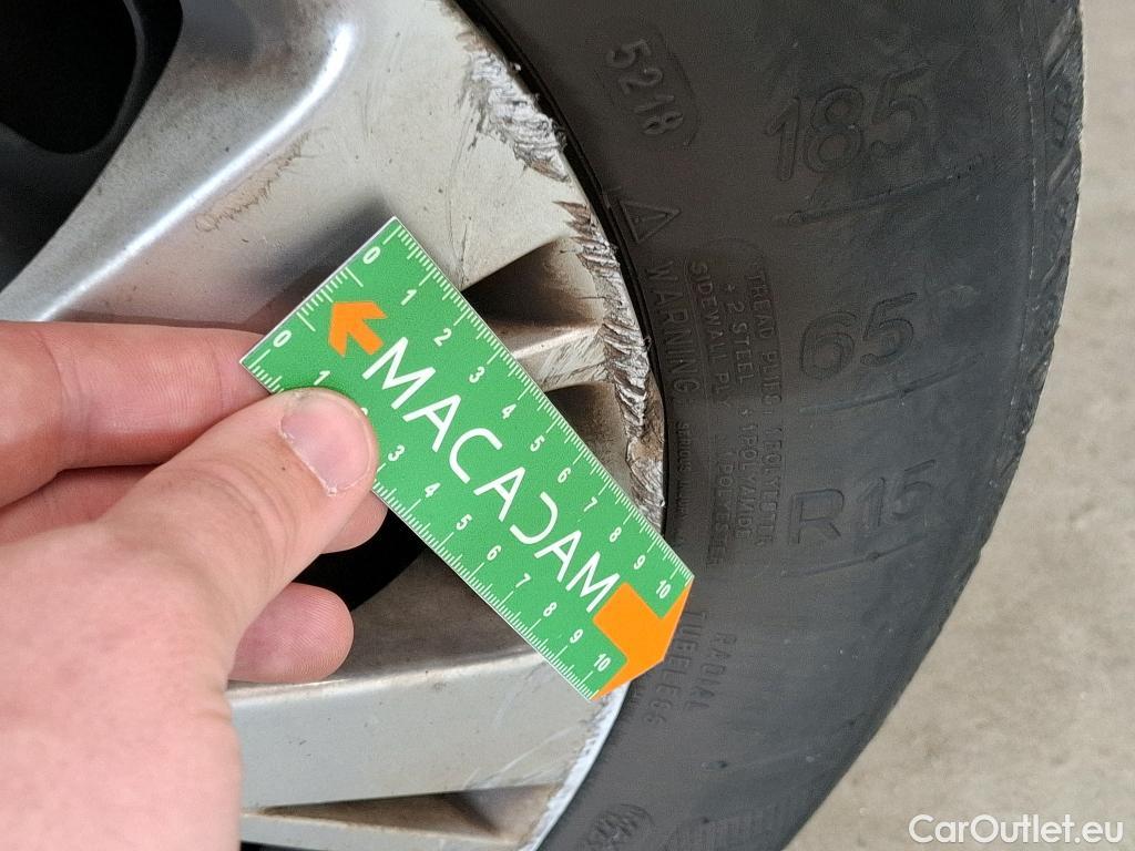  Peugeot  208  Affaire Premium Pack 1.2 80CV BVM5 E6dT #50