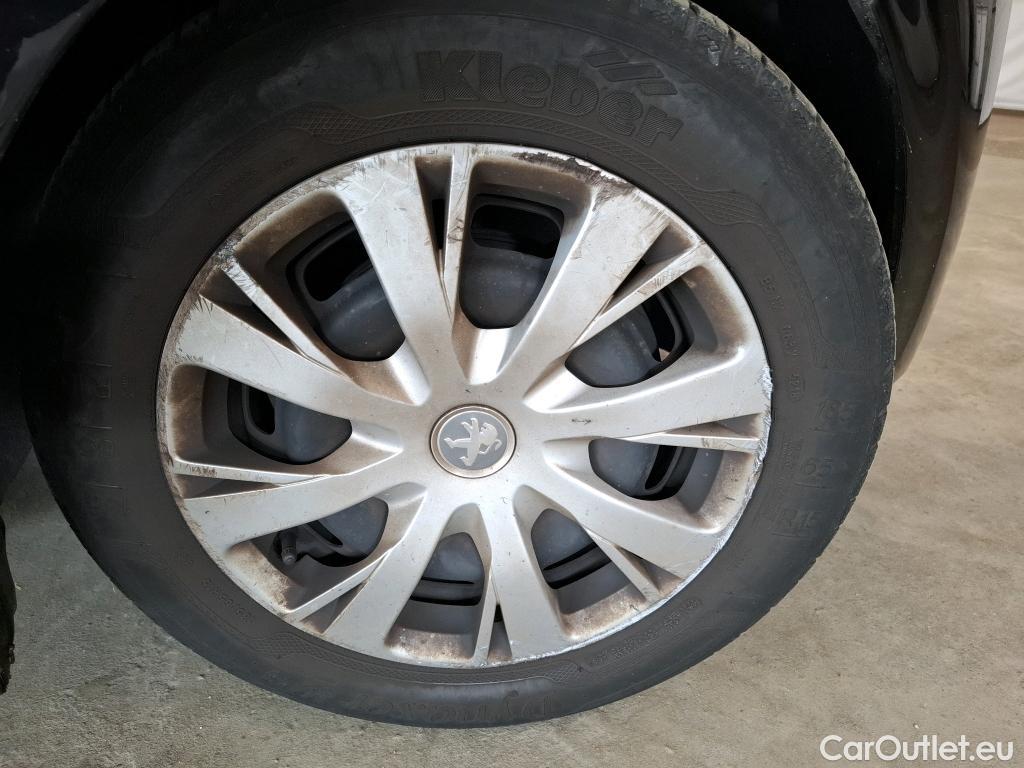  Peugeot  208  Affaire Premium Pack 1.2 80CV BVM5 E6dT #48