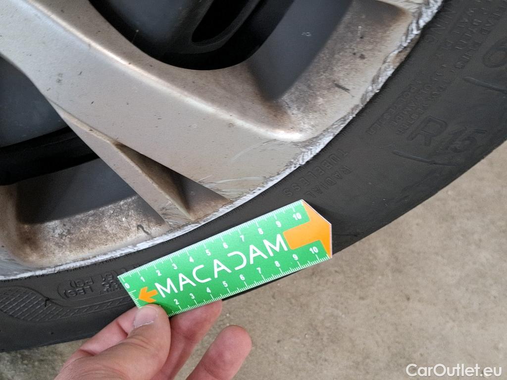  Peugeot  208  Affaire Premium Pack 1.2 80CV BVM5 E6dT #53