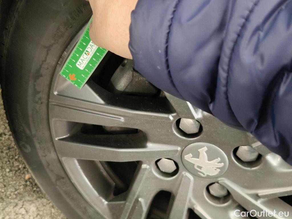  Peugeot  208  Active Pack 1.2 PureTech 100CV BVM6 E6d #24