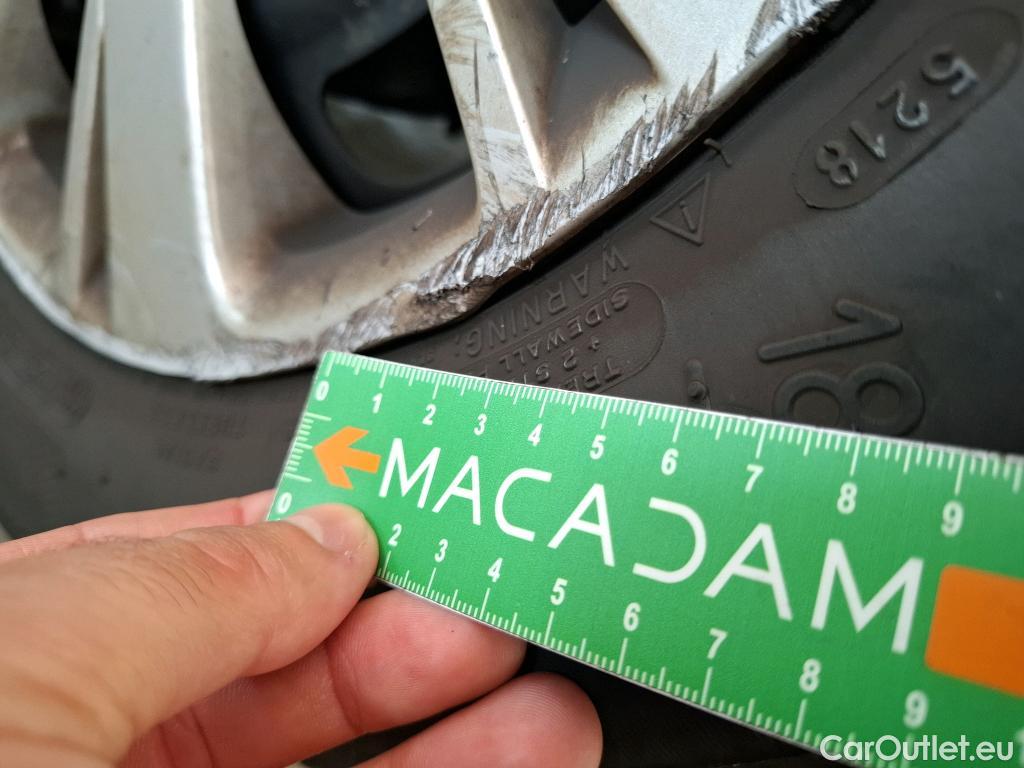  Peugeot  208  Affaire Premium Pack 1.2 80CV BVM5 E6dT #54