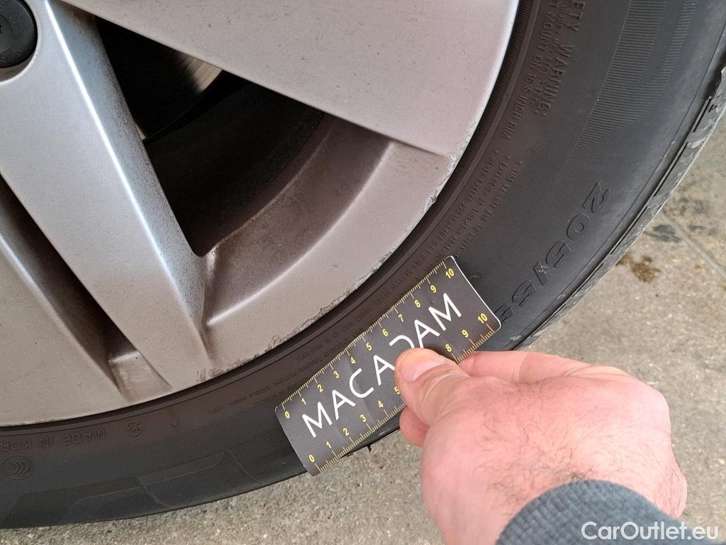  Volkswagen  Golf  VOLKSWAGEN / 2020 / 5P / Berline 2.0 TDI SCR 150 DSG7 Life Busi 1st #13