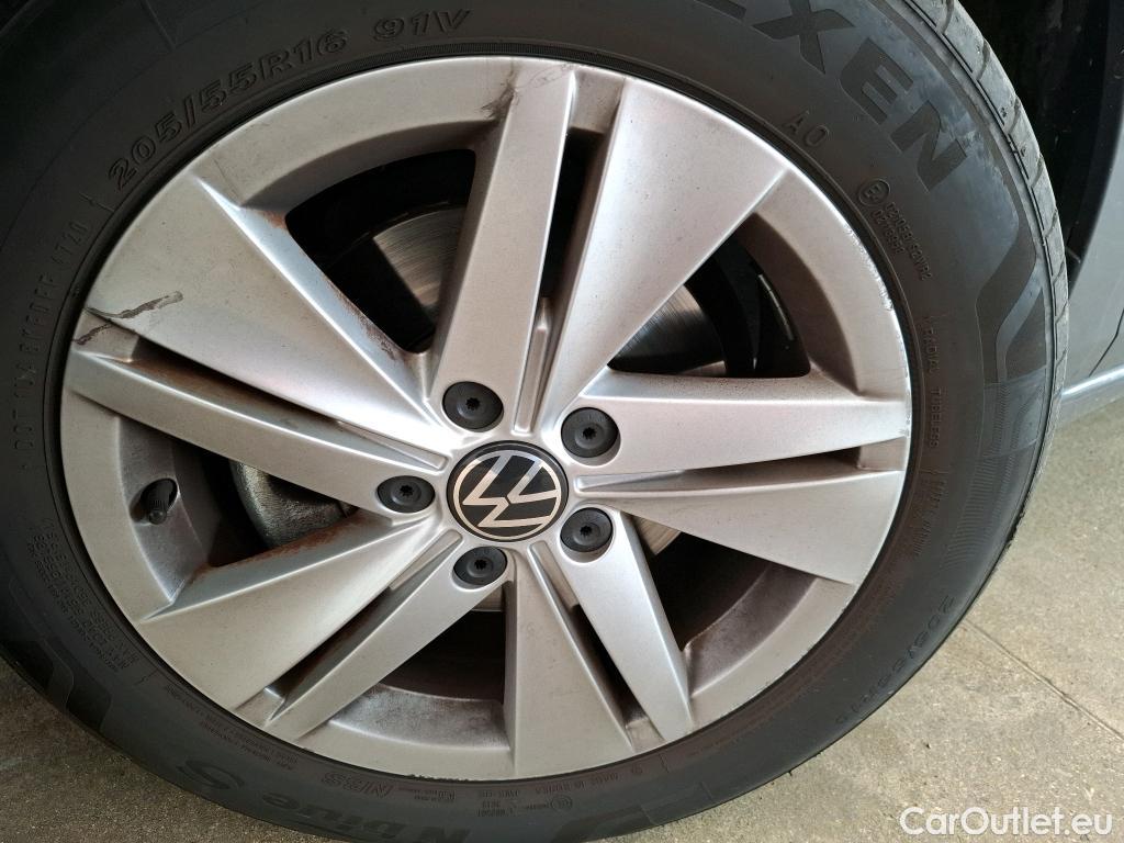  Volkswagen  Golf  VOLKSWAGEN / 2020 / 5P / Berline 2.0 TDI SCR 150 DSG7 Life Busi 1st #12